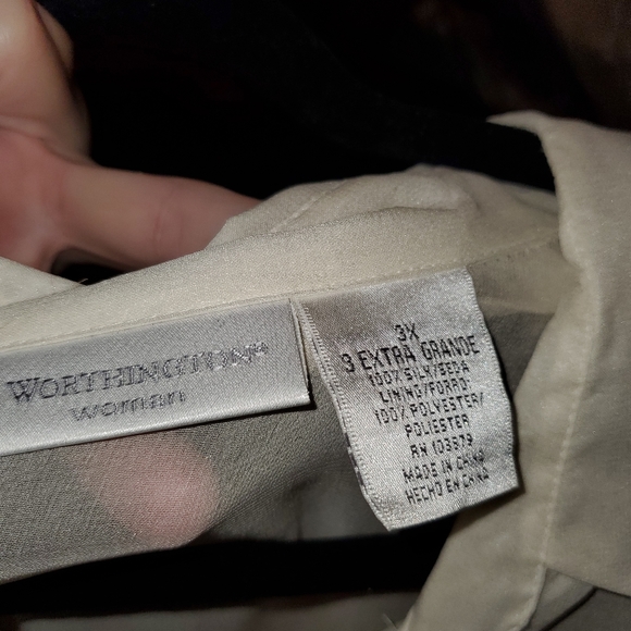 Top - Picture 2 of 2